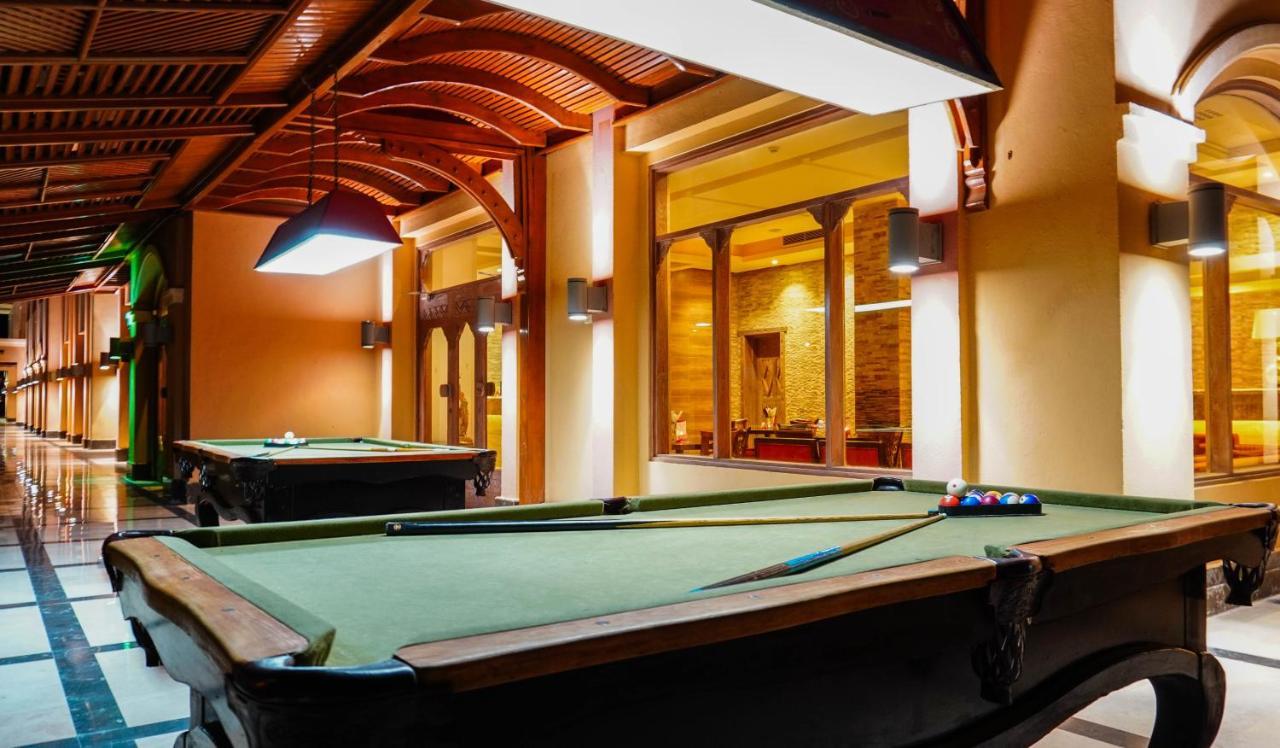 ホテル Charmillion Club Aquapark シャルム・エル・シェイク エクステリア 写真 The pool table at the hotel