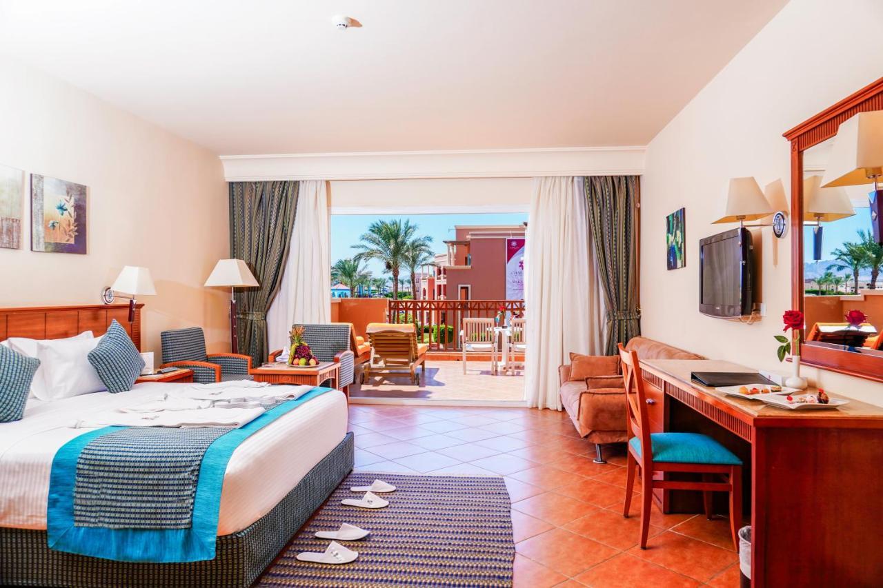 ホテル Charmillion Club Aquapark シャルム・エル・シェイク 部屋 写真 A room at the Hilton Sharm El Sheikh