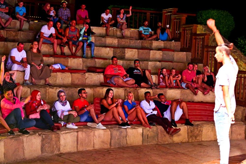 ホテル Charmillion Club Aquapark シャルム・エル・シェイク エクステリア 写真 Audience at the Sun City resort