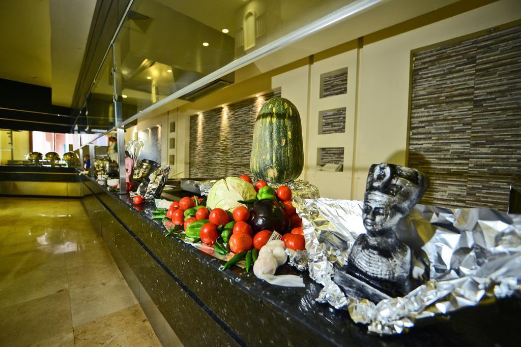 ホテル Charmillion Club Aquapark シャルム・エル・シェイク エクステリア 写真 A salad bar