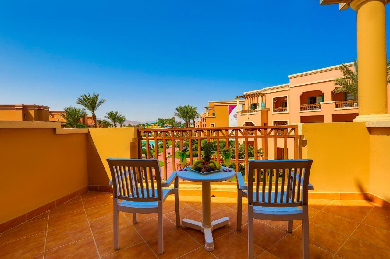 ホテル Charmillion Club Aquapark シャルム・エル・シェイク エクステリア 写真 A balcony in a hotel